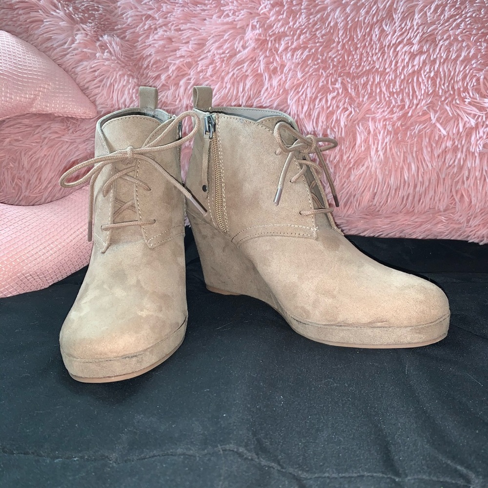 SOLD size 10 beige suede lace-up & zipper booties